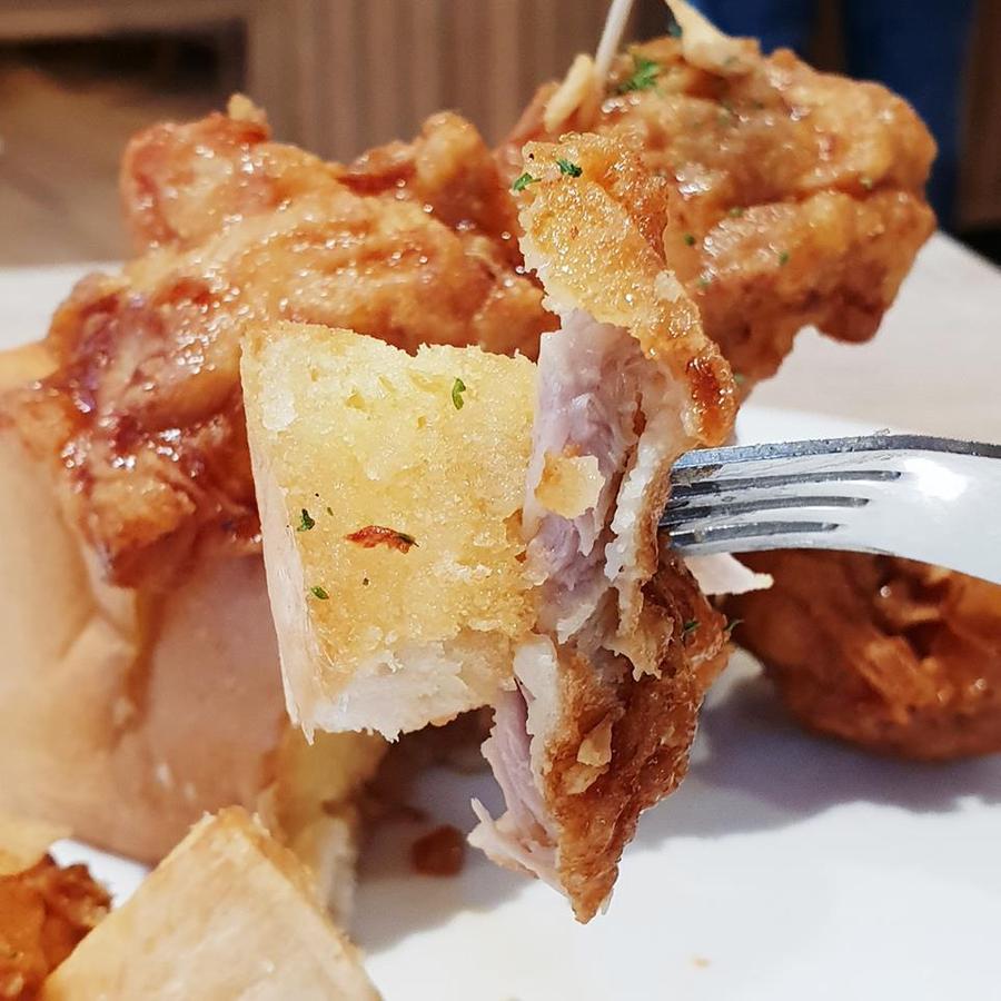 จะเป็นยังไงน้าา โทสต์ชุ่มเนยเจอกับไก่บอนชอน