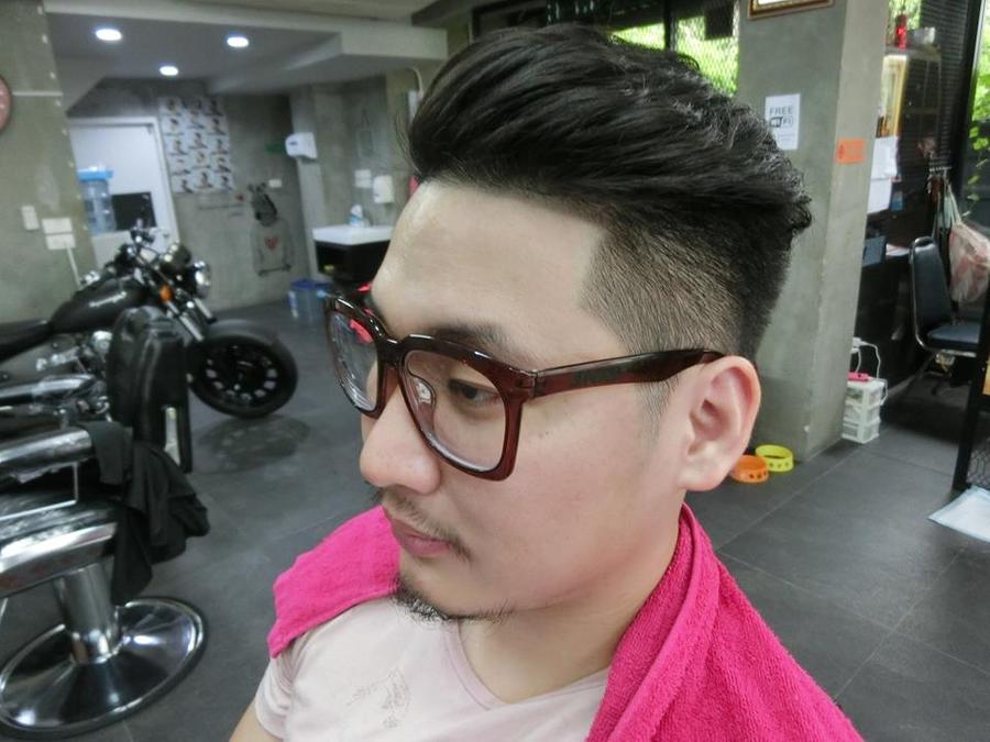 ร้านตัดผมเด็ก Cut Dee Barbershop