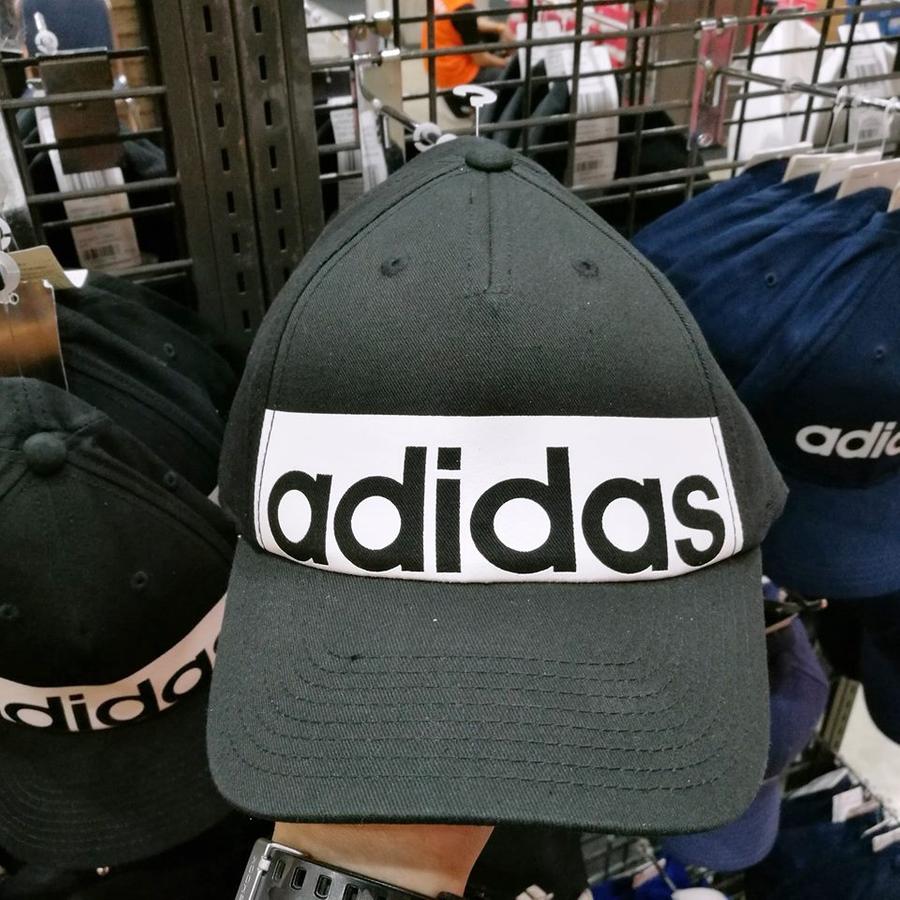 หมวก adidas ลดเหลือ 495.-