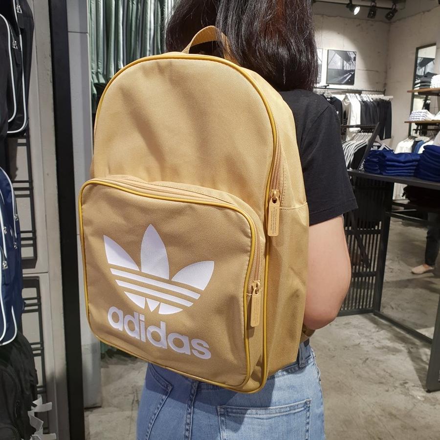กระเป๋า
