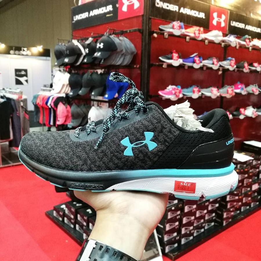 รองเท้า Under armour ลดเหลือ 2421.-
