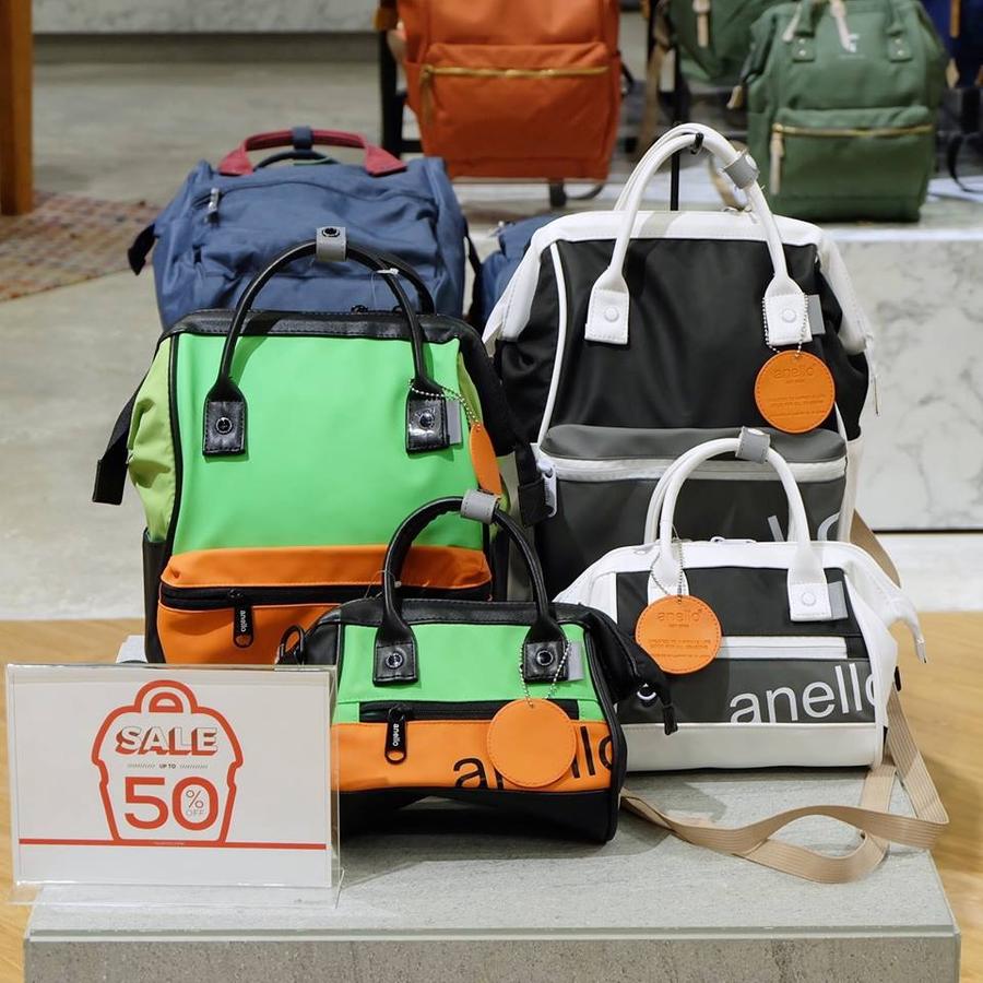 กระเป๋า anello Mini 90's ดีไซน์ด้วยสีทูโทนสดใสแนว POP เทรนด์ของยุค 90's ลด 50%